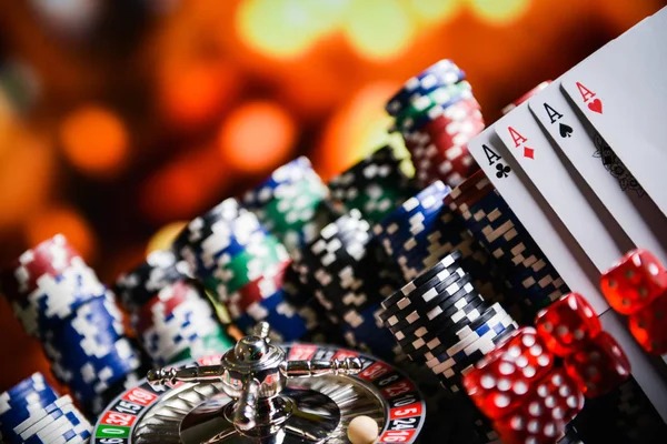 erek ayam mobile app interface showing sportsbook markets and live-dealer tables